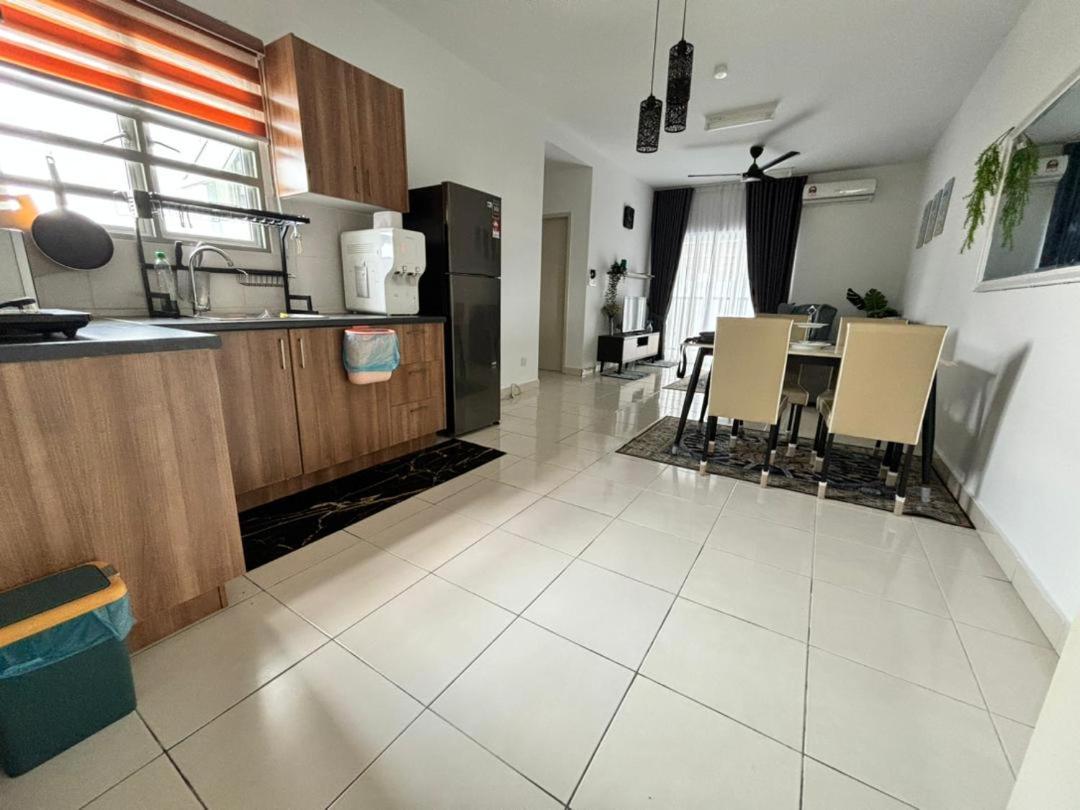 Klia Homestay Apartment - 2 Room Szepang Kültér fotó