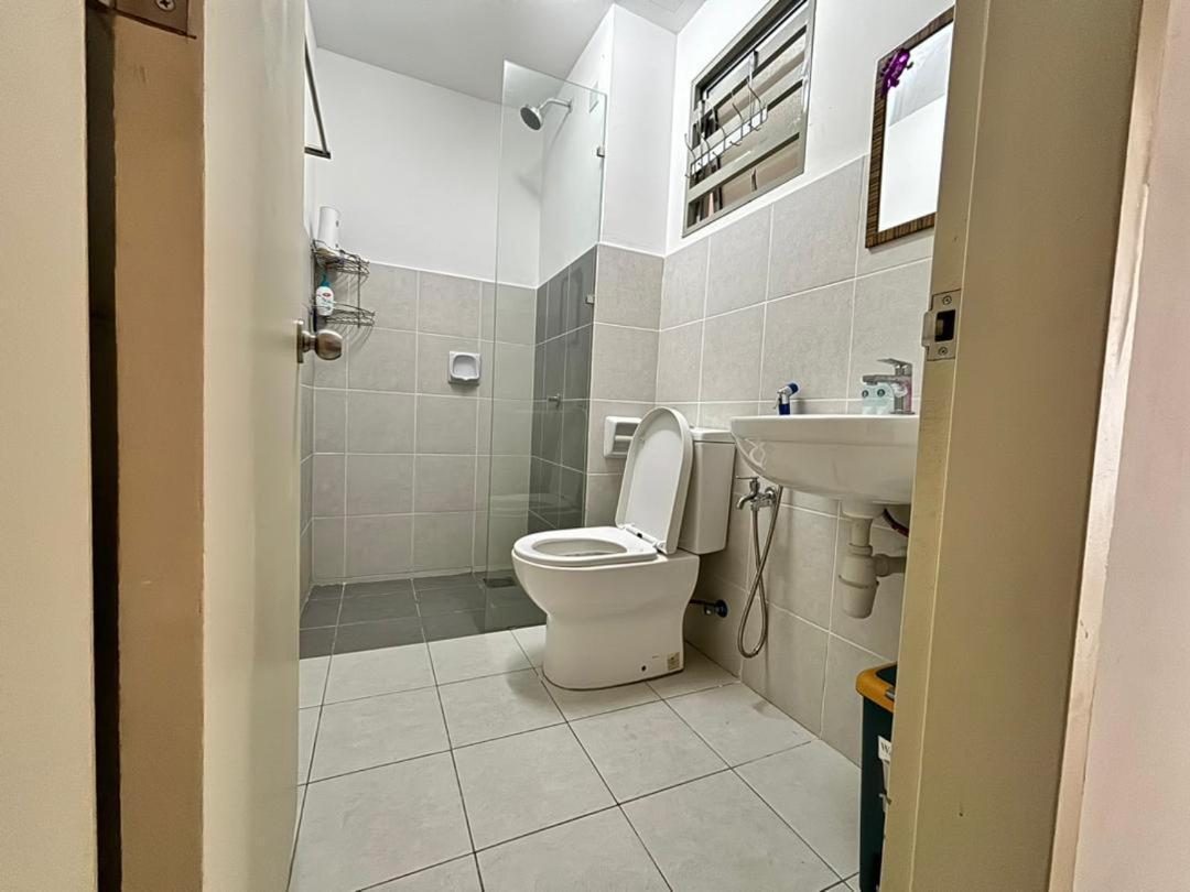 Klia Homestay Apartment - 2 Room Szepang Kültér fotó